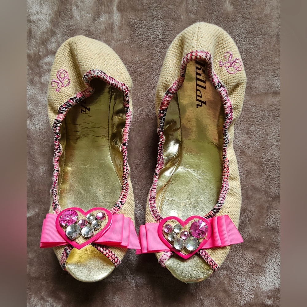 Killah flats Size 36.5 (US SIZE 6, per google)